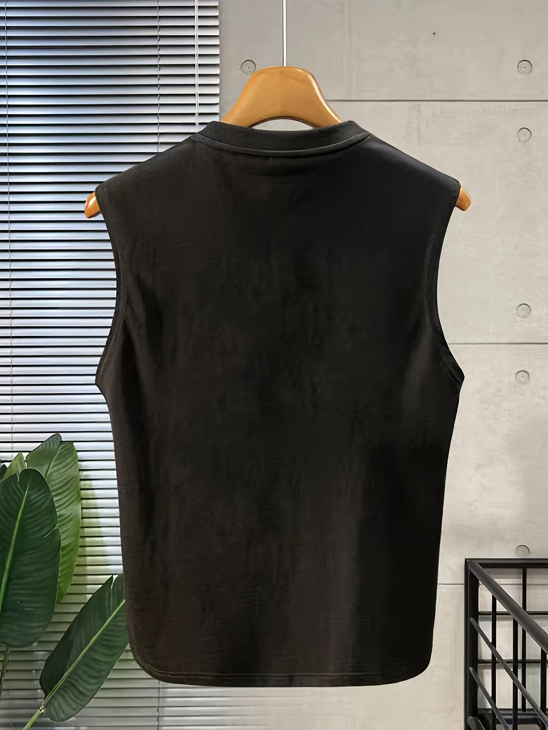 Entspanntes Herren Muskelshirt: lässiges Basic Tanktop mit Rundhals, perfekt für Freizeit & warme Tage.