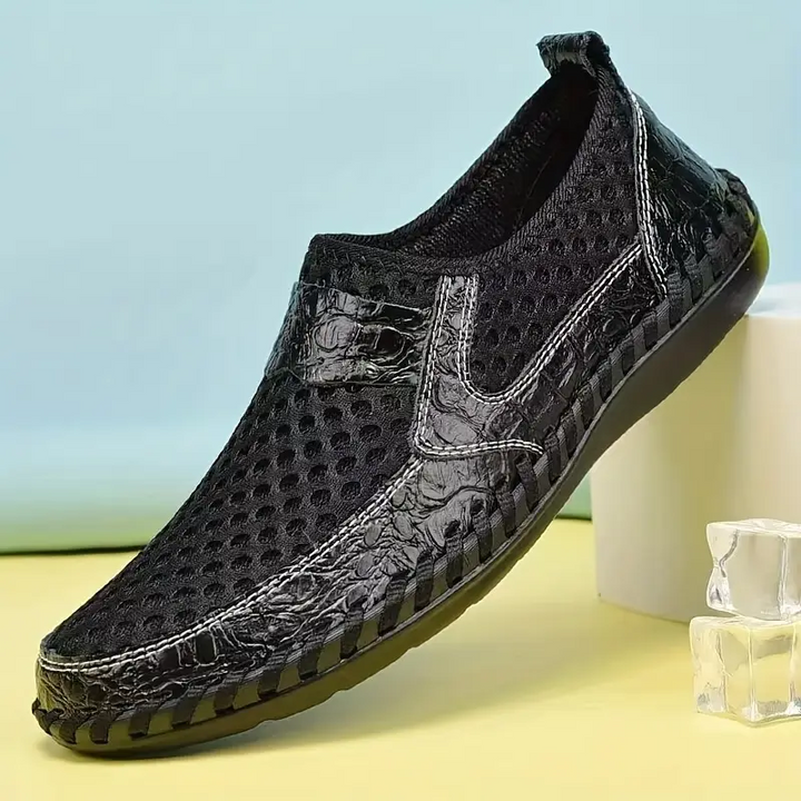 Von oben: Schnürlose Herren Slip-On Slipper, weite Passform, atmungsaktiv, ideal für Alltag und Freizeit.