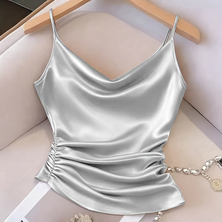 Feminines Wasserfall-Camisole, leicht & fließend, perfekt für elegante Party- und Abendoutfits.