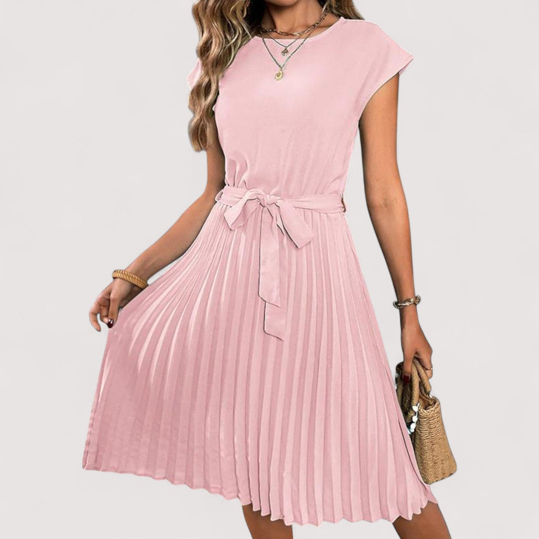Modernes Damenkleid, locker fallend und sehr bequem, ein vielseitiges Kleid für jeden Anlass im Sommer.