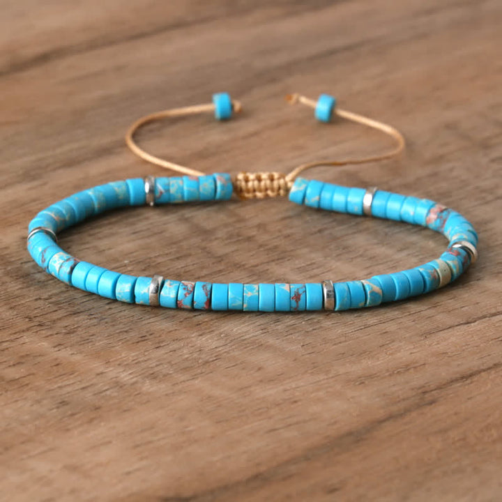 Naturstein-Armband Seraphina für Damen, geflochten, handgemacht, elegantes Geschenk.