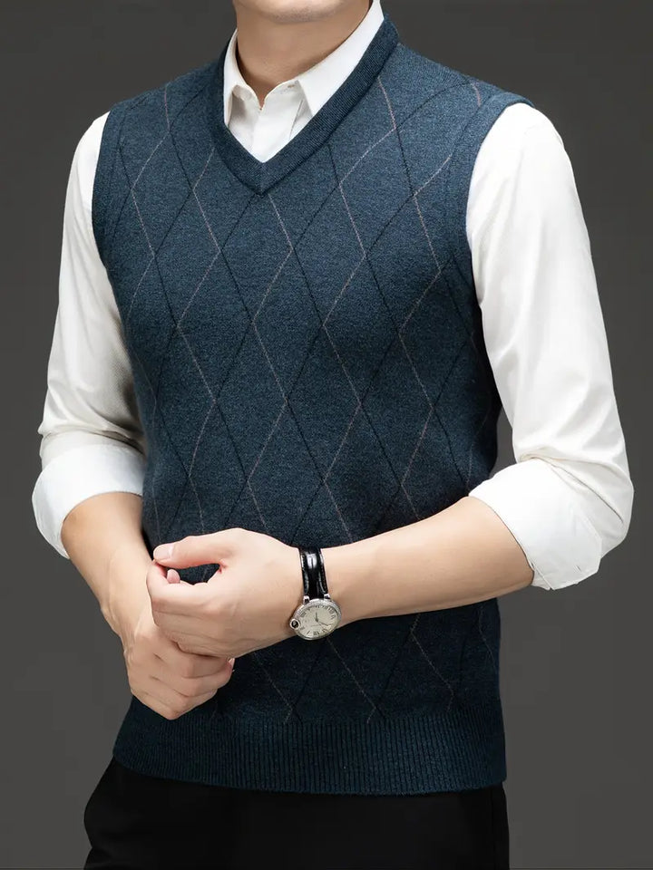 Grauer Herren Bodywarmer Slim Fit aus Strick mit V-Ausschnitt, modern und vielseitig kombinierbar.