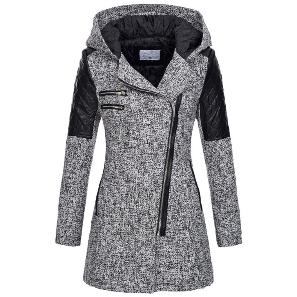 Modische Damen Bikerjacke in Schwarz, langärmlig, ideal für den Winter. Stilvolle Wintermode.