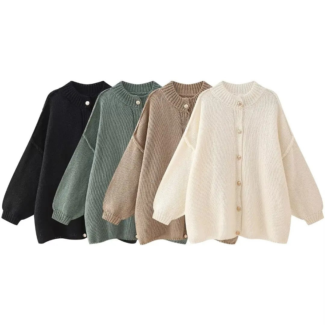 Modische Damen Strickjacke, Oversized-Passform, weite Ärmel und Knopfverschluss. Vielseitiger Alltags-Cardigan.