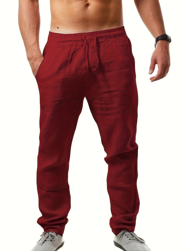 Himmelblaue Herren Freizeithose, bequemer Kordelzug-Bund, sommerlich und vielseitig.