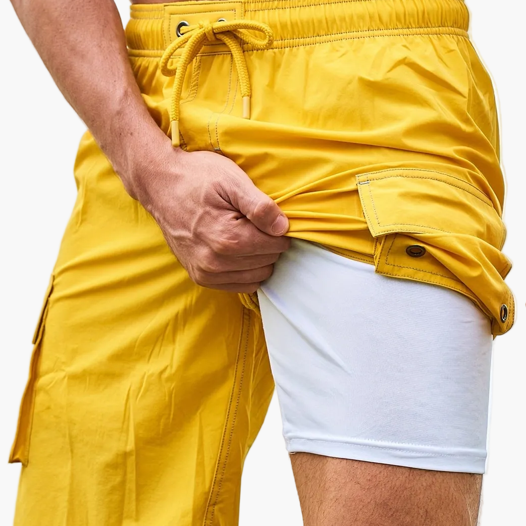 Modische Herren Bermuda, vielseitig einsetzbar als Badehose, Sporthose oder bequeme Strandshorts.