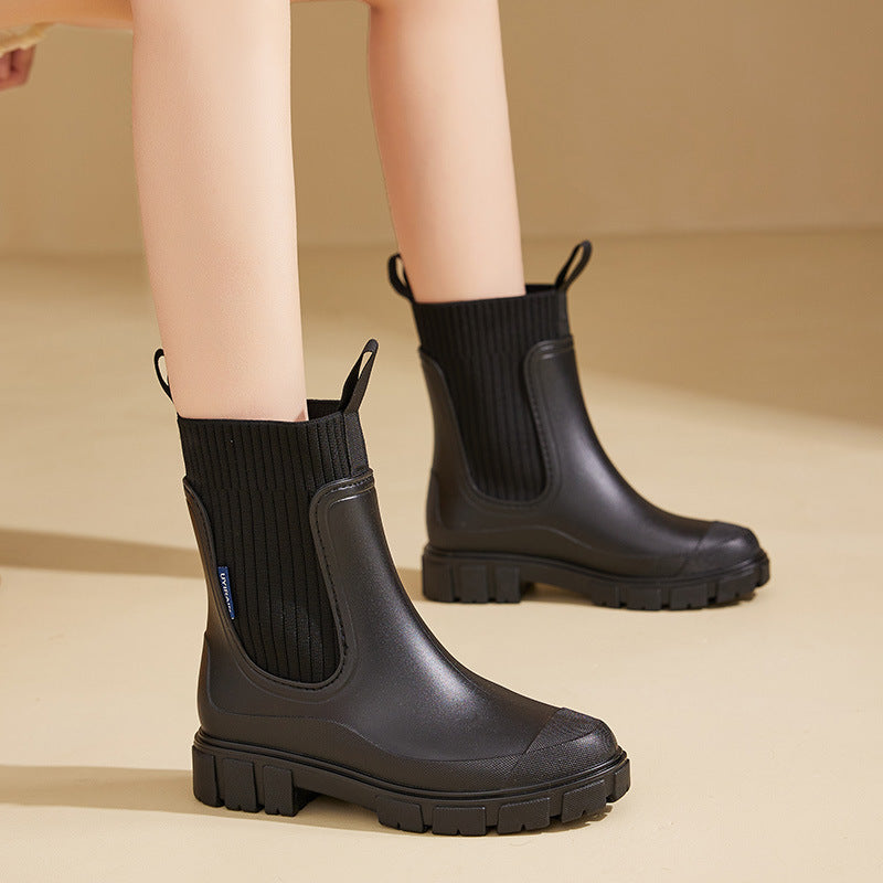 Stylische Damen Chelsea Gummistiefel für Regenwetter, wasserdicht und rutschfest. Perfekt für Herbst.