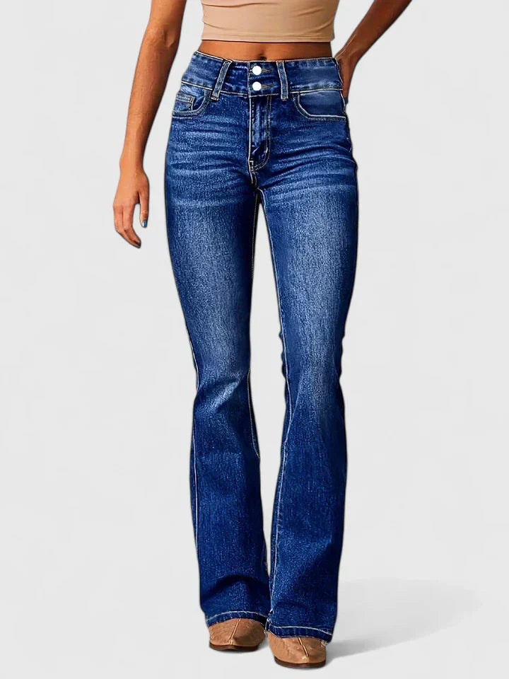 Figurbetonte Damen Stretch Jeans für eine elegante Silhouette, perfekt für modische Alltagslooks.