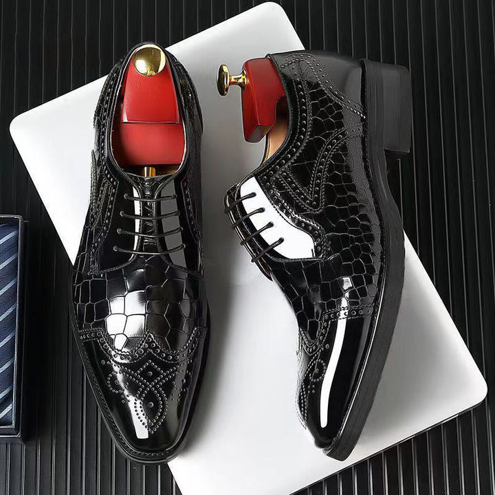 Detailansicht der hochwertigen Herren Brogue Oxford Schnürschuhe mit klassischer Lochverzierung.