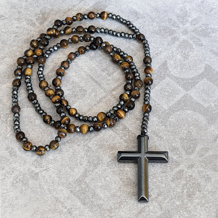 Maskuline Kreuzhalskette aus Grauem Jaspis und Tigerauge, Rosenkranz-Design für Herren.