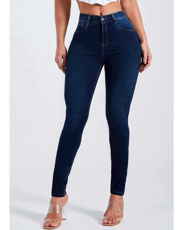 Frau trägt blaue Damen Skinny Jeans High Waist Stretch mit seitlichem Reißverschluss, ideal für Alltag.