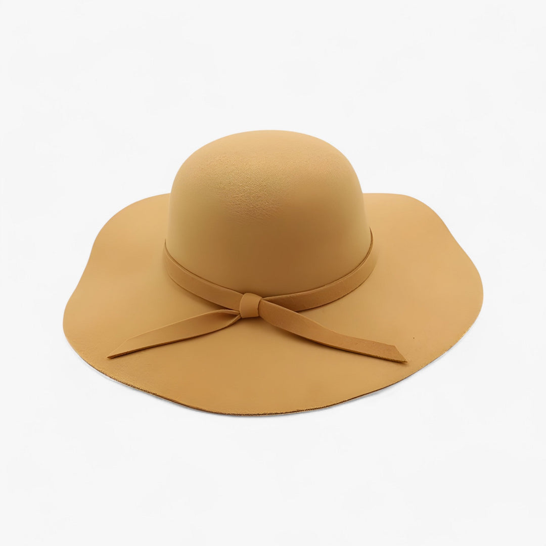 Modischer Damenhut Fedora aus warmem Wollfilz; vielseitig kombinierbar für Alltag und Stil.
