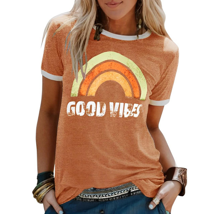 Farbenfrohes Damen Kurzarm T-Shirt mit Rundhals und stylischem Regenbogen-Design für sonnige Tage.