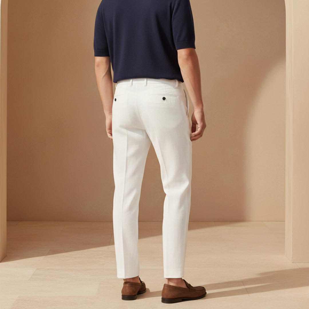 Beige Herren Stoffhose, komfortabel und stilvoll, perfekt für legere oder schicke Sommerlooks.