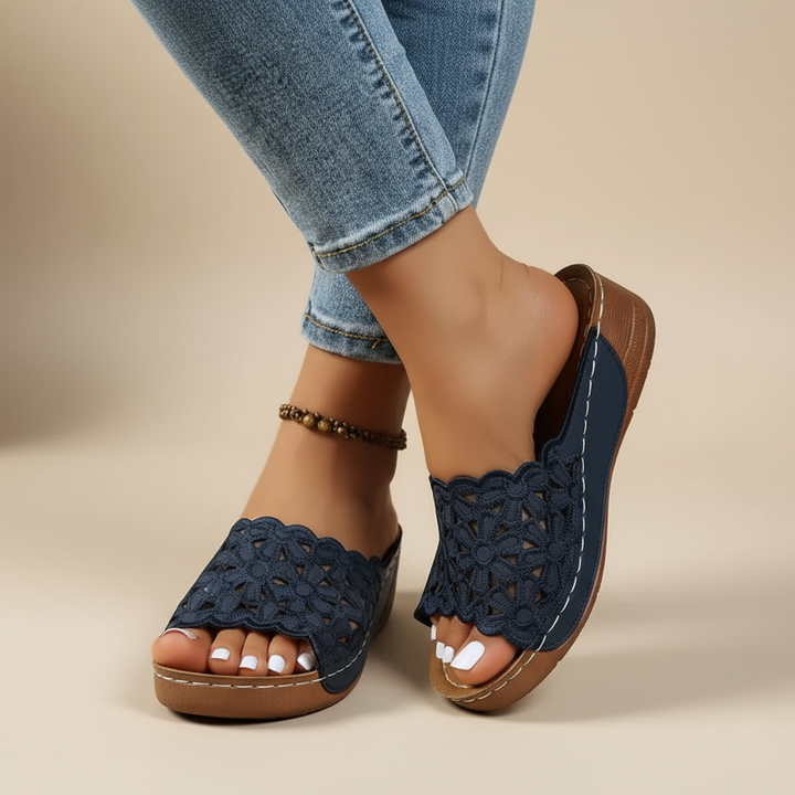 Damen Ergonomische Sandalen Delilah mit floralem Muster, bequem für Sommer & Freizeit.