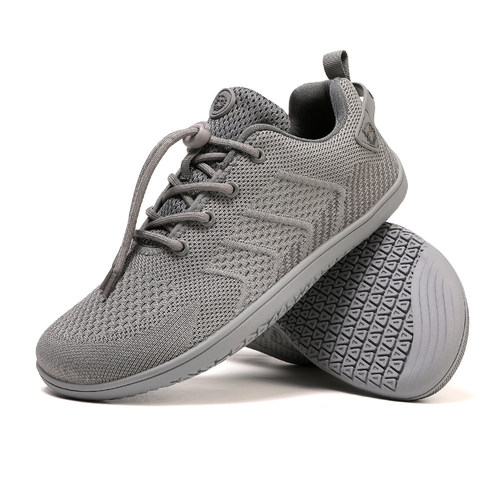 Schnürdetail: Präzise Schnürung des Herren Barfußsneakers für optimalen Halt & individuelle Anpassung.