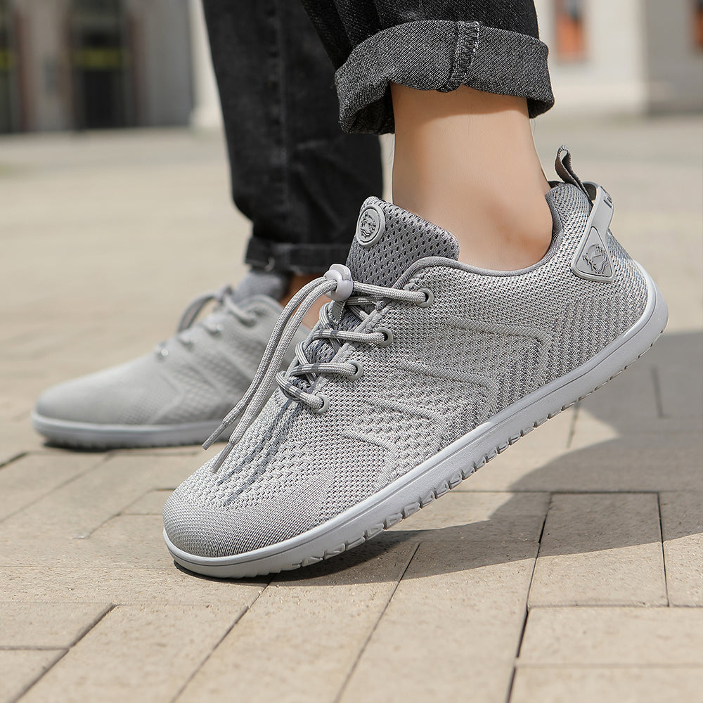 Leichtigkeit: Federleichter Herren Barfußsneaker, ideal für lange Tage & aktive Freizeitmomente.