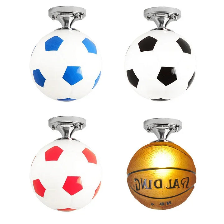 Lebendige LED Deckenlampe mit Fußball- & Basketball-Motiven. Ideal für Kinderzimmerbeleuchtung & Wohndekor.