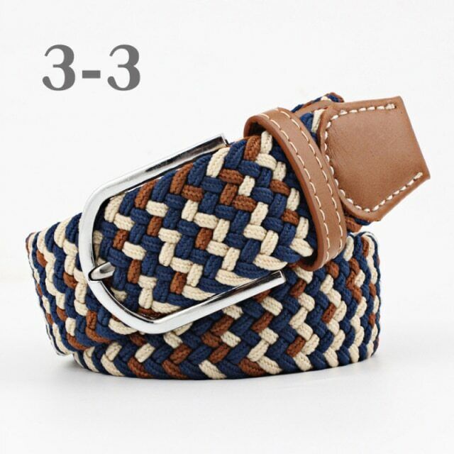 Flexibler Flechtgürtel in Dunkelrot mit Dornschließe. Stylisches Accessoire für Damen.
