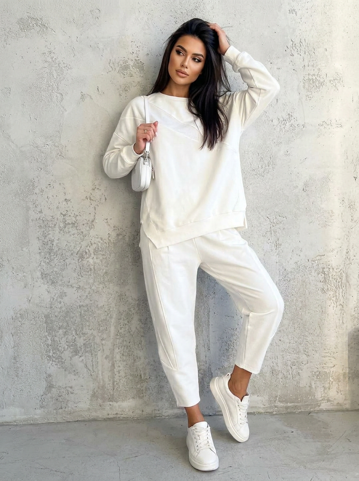 Gemütliches Damen Loungewear-Set Marie mit Langarm-Oberteil & weicher Hose. Dein Traum von Komfort & Entspannung.