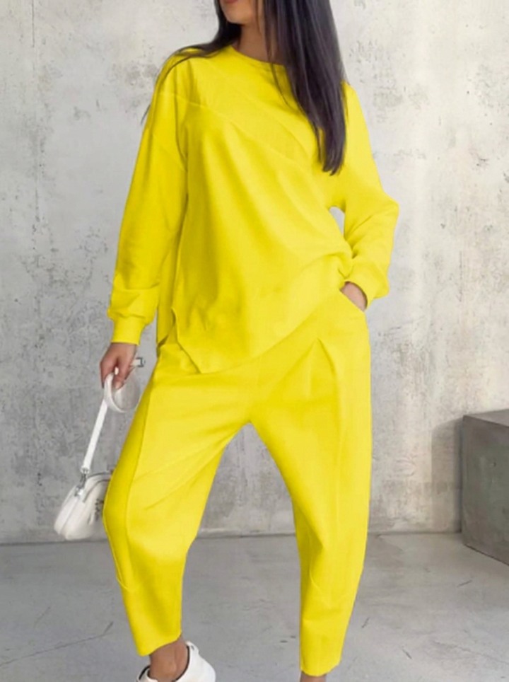 Dein Traum von Komfort: Damen Freizeit-Set Marie. Langarm-Oberteil & bequeme Hose für entspannte Loungewear-Tage.