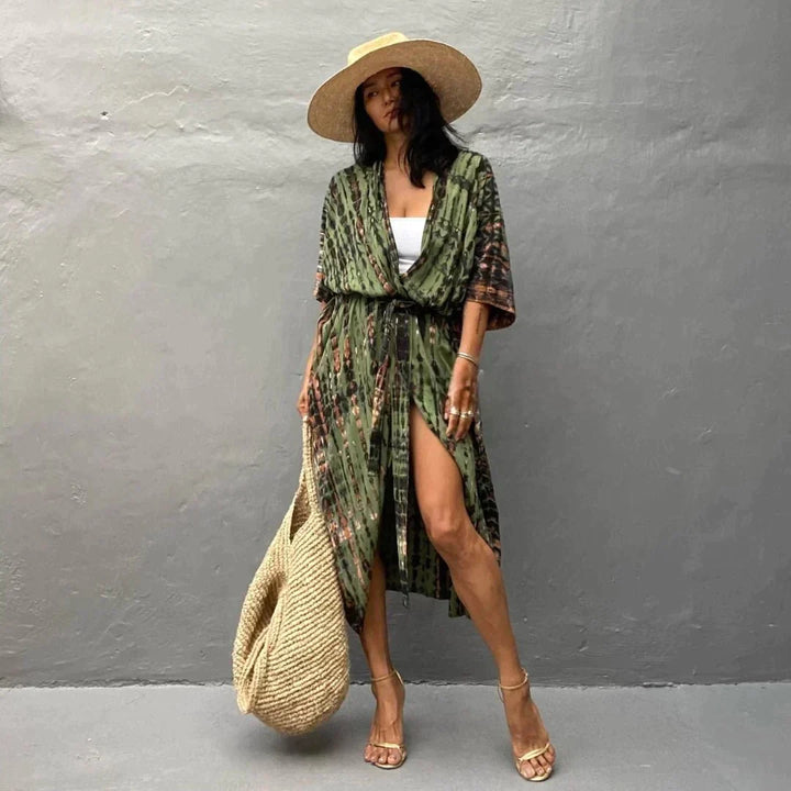 Fließender, eleganter Damen Sommerkimono in Armeegrün, perfekt als leichter Überwurf oder Kaftan für Strand und Urlaub.
