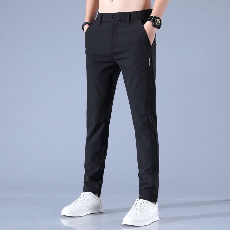 Schwarze Herren Golfhose, tailliert, atmungsaktiv & strapazierfähig – ideal für anspruchsvolle Golfrunden.