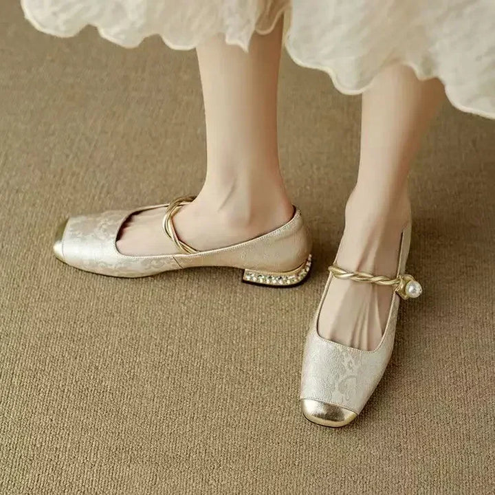 Grüne orthopädische Damen Sandalen mit weichem Fussbett, bequeme Gesundheitsschuhe für Komfort im Sommer.