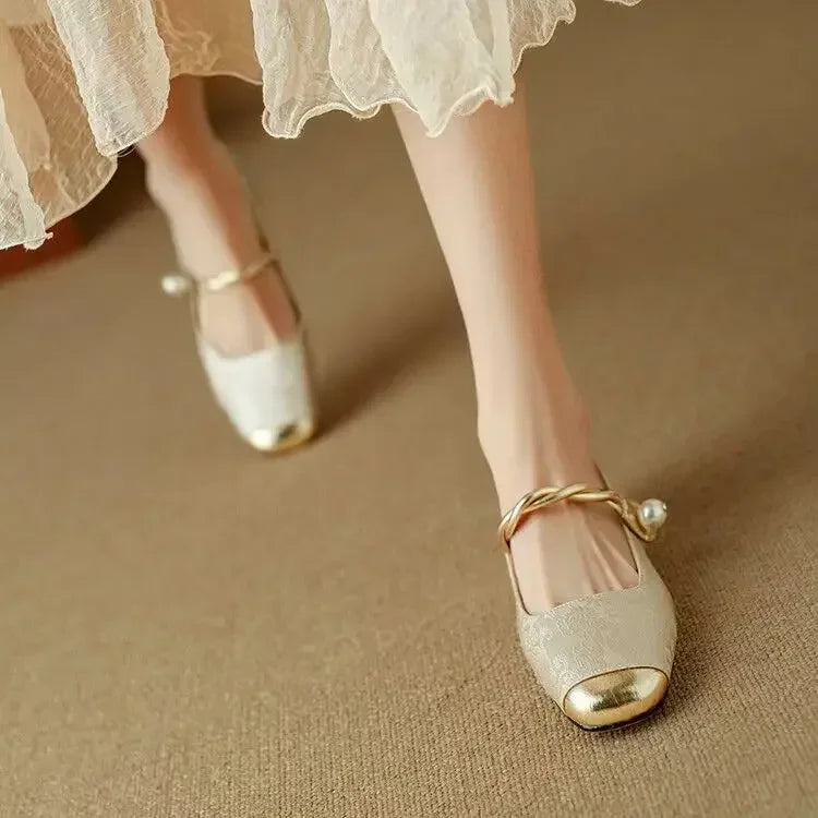 Bequeme orthopädische Damen Sandalen in Beige, bieten optimalen Halt und Komfort für gesunde Füsse im Sommer.
