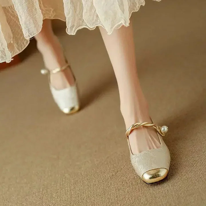 Bequeme orthopädische Damen Sandalen in Beige, bieten optimalen Halt und Komfort für gesunde Füsse im Sommer.