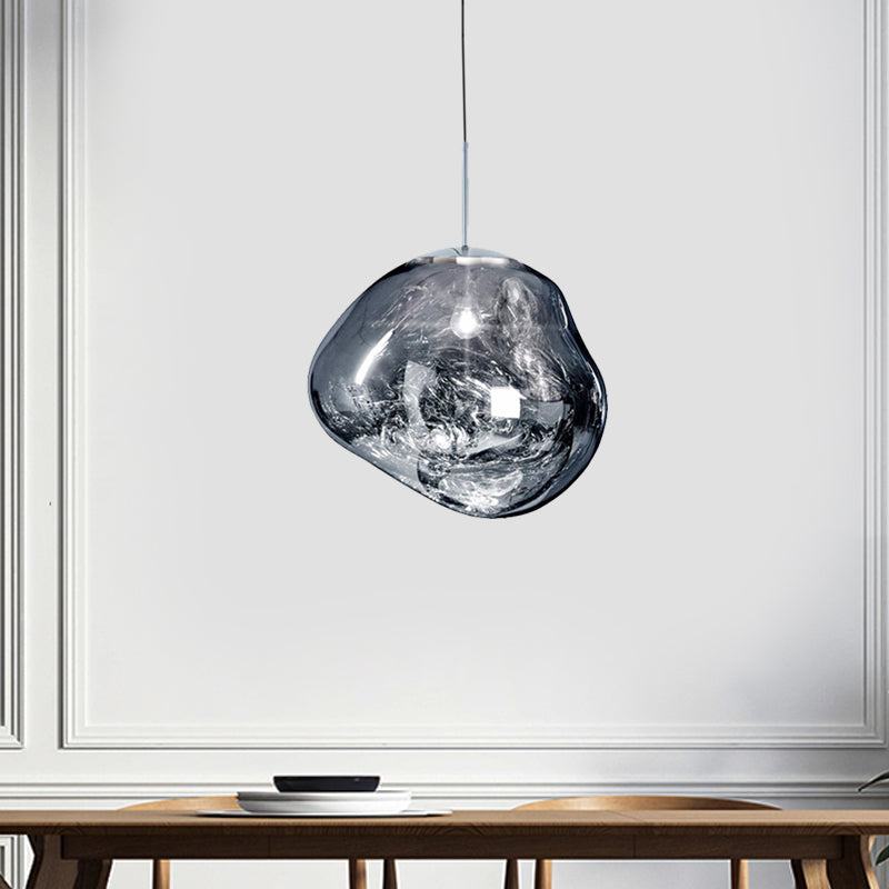 Hängeleuchte im modernen Design, ideal für Wohnzimmer oder Esszimmer, schafft Ambiente.