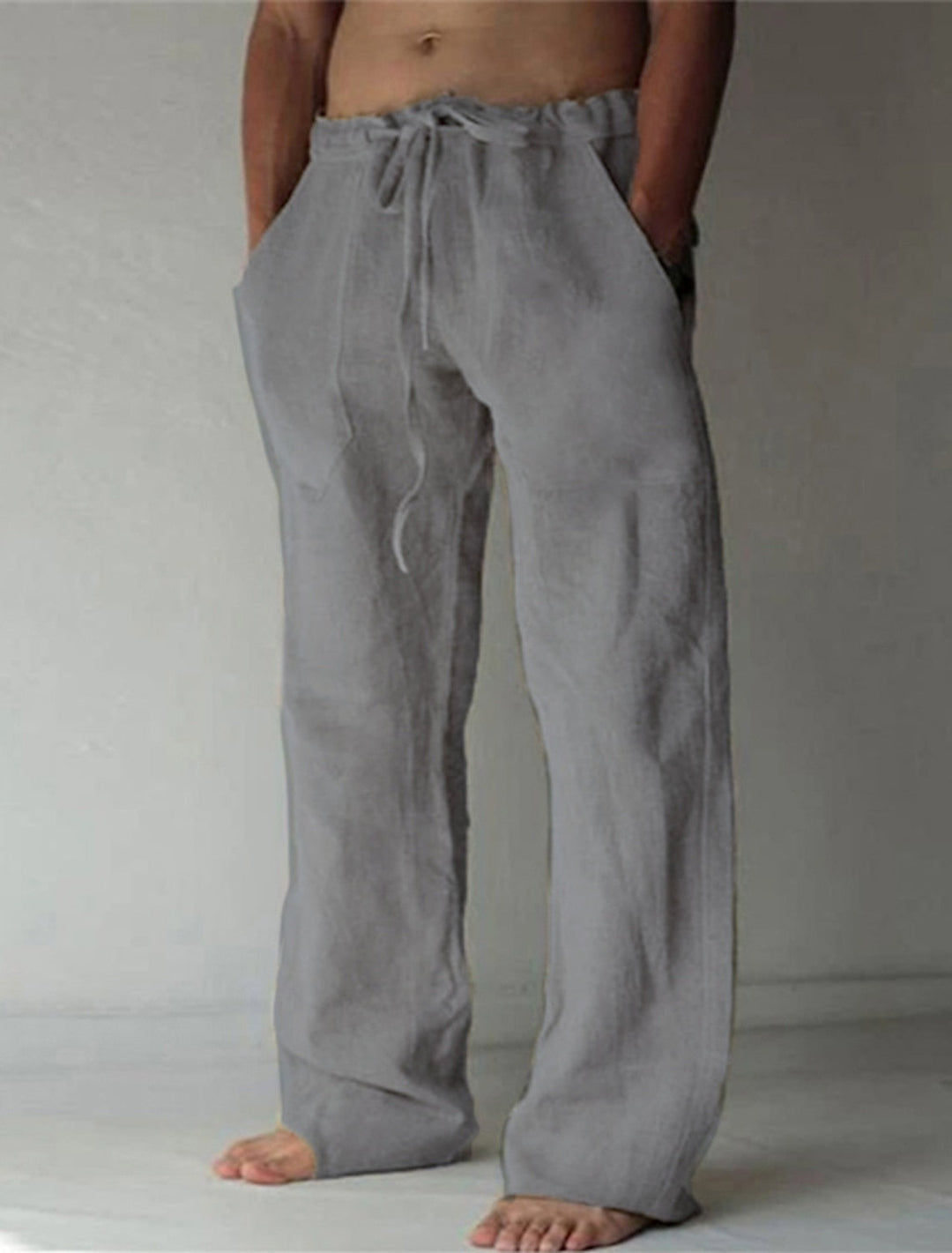Die Herren Sommerhose Elias mit weitem Schnitt; die perfekte, bequeme Freizeithose für entspannte Tage.