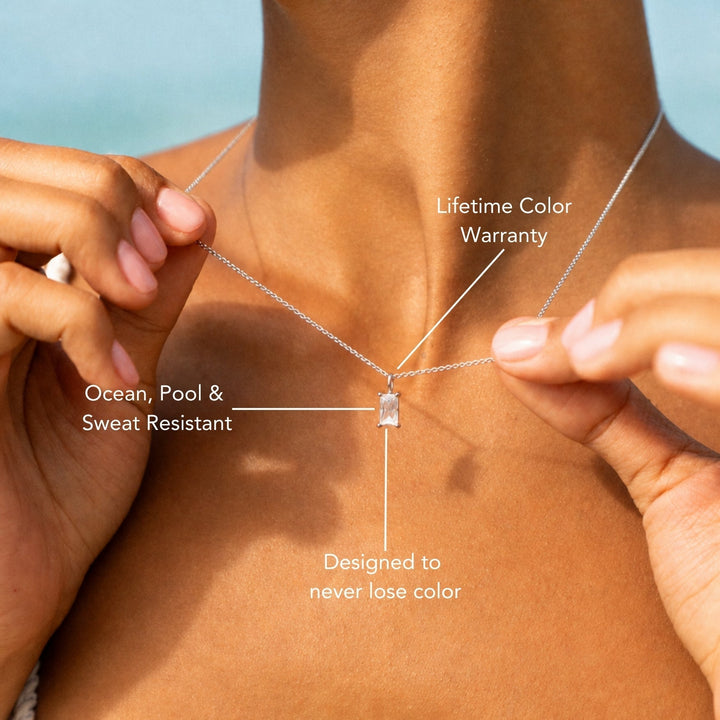 Hypoallergene Damen Kristall-Halskette, verstellbar & wasserfest. Feiner Damenschmuck mit edlem Anhänger.