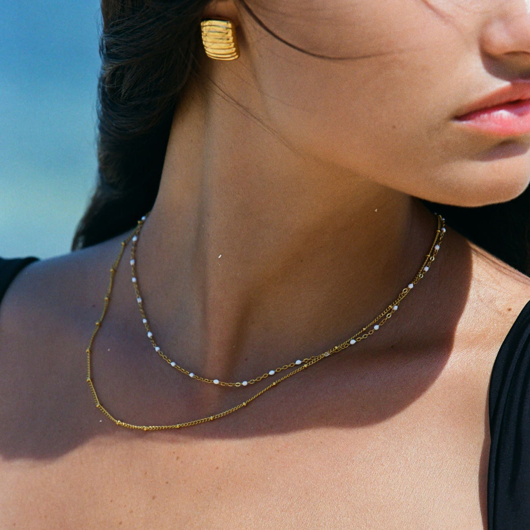 Vielseitige Damen Layering Halskette: Gold Emaille Choker, zweireihig, wasserfest, aus Edelstahl.