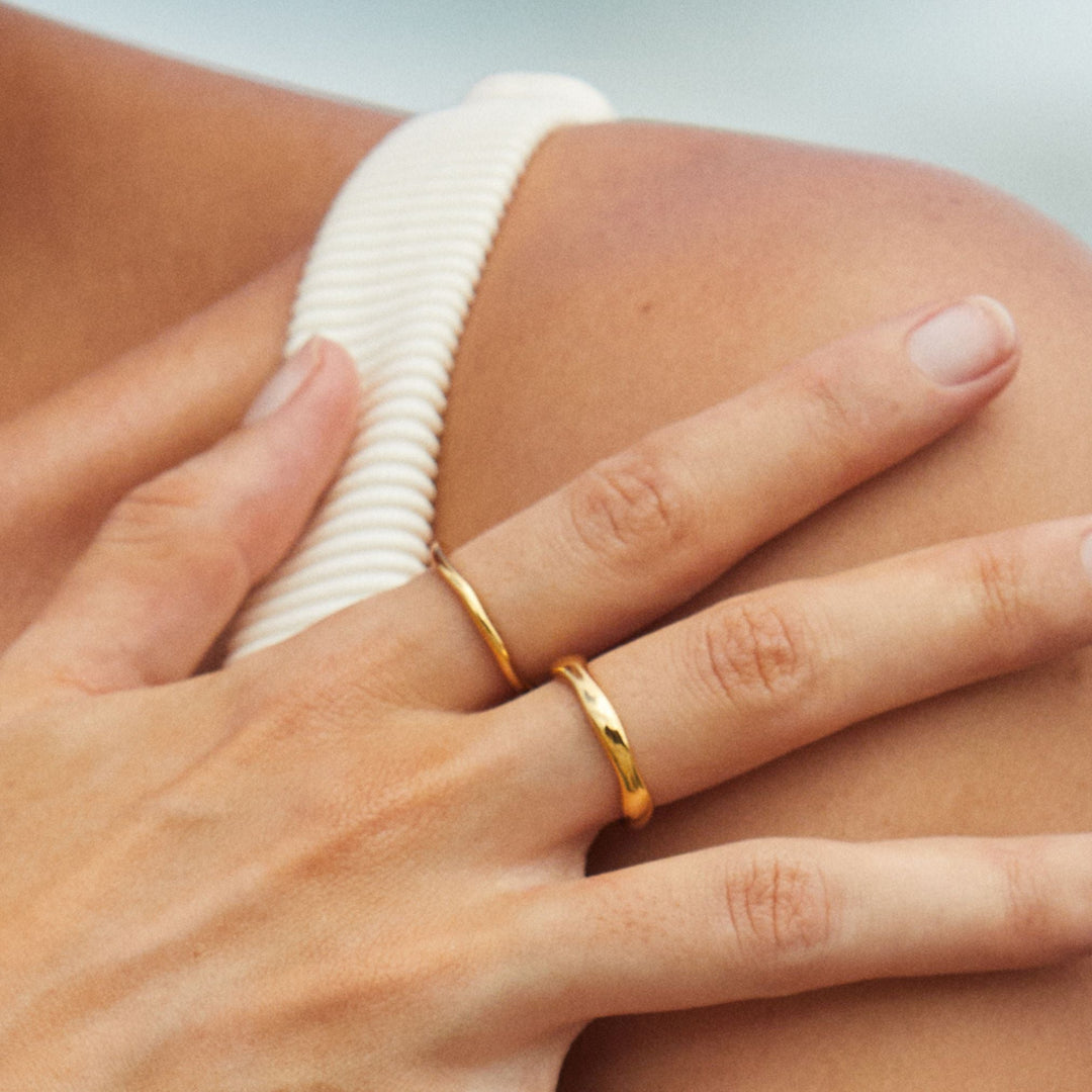 Modisches Stapelring Set für Damen, Gold- und Silberringe, wasserfest, aus hypoallergenem Material.