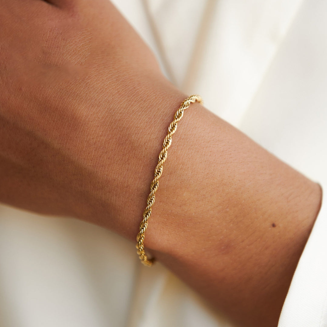 Damen Rope Chain Armband aus wasserfestem Edelstahl, verstellbar und elegant.