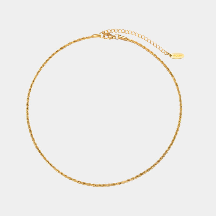 Vielseitige 2mm Gold Rope Halskette für Damen. Wasserfest, hypoallergen und pflegeleicht.