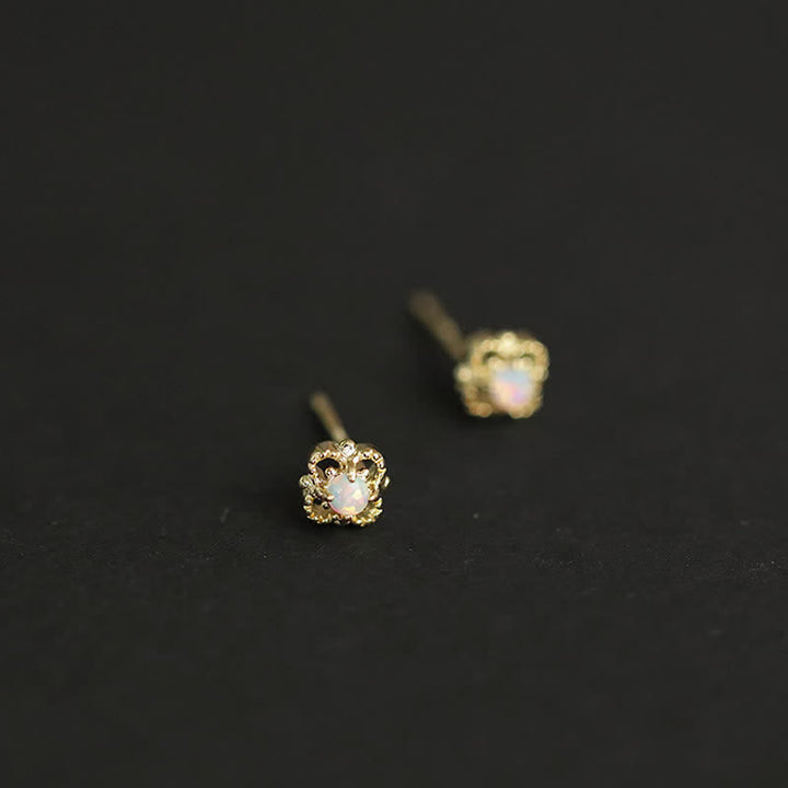 Elegante Damen Ohrringe im Vintage-Stil, mit schimmerndem Opal Edelstein, hochwertiger Schmuck.