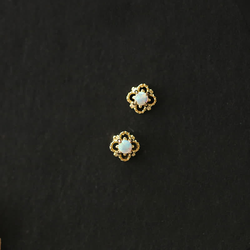 Damen Opalohrringe im Vintage-Look, quadratisch, zeitloser Damenschmuck als stilvolles Geschenk.