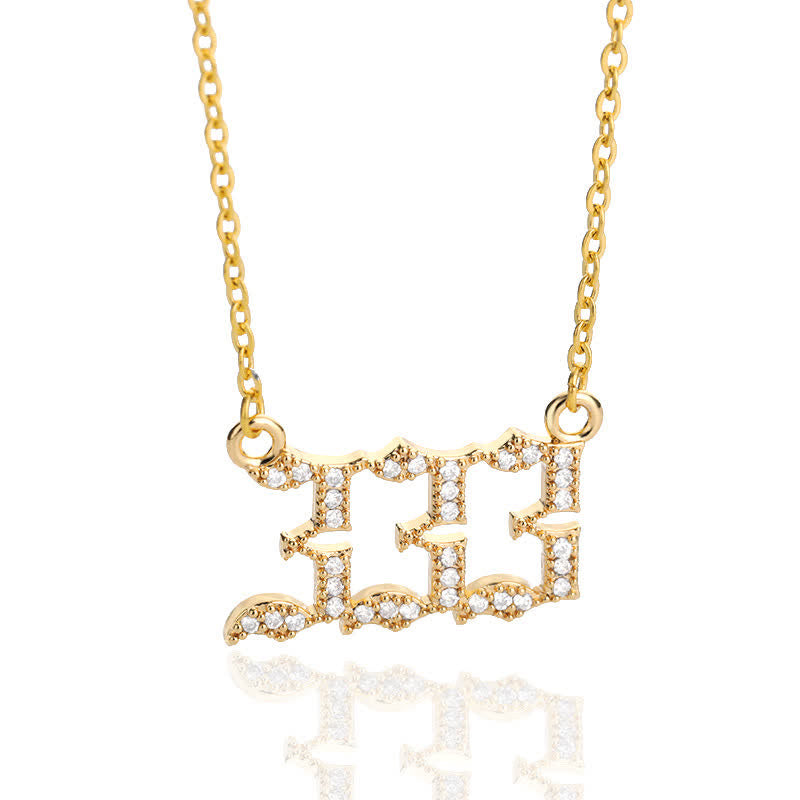 Goldene Symbolkette für Damen, rechteckiger Anhänger mit funkelnder Zirkonia-Engelszahl.