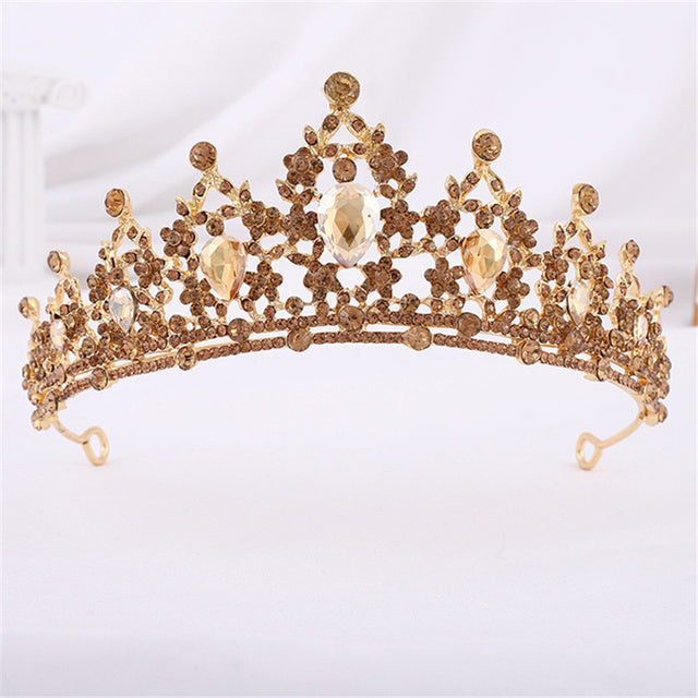 Funkelnde Frauen Kristallkrone mit Strass für besondere Anlässe; eleganter Kopfschmuck für Damen.