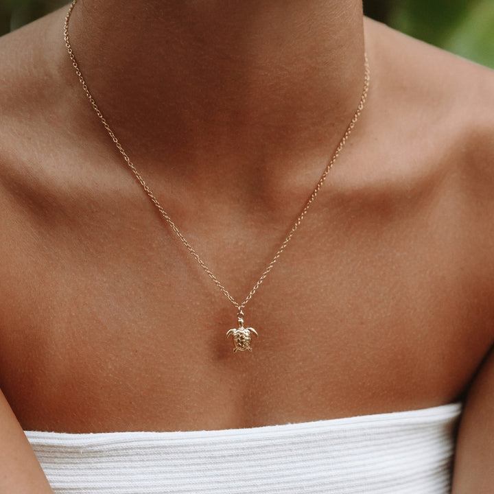 Damen Meerestentakel-Halskette aus Silber, eleganter maritimer Ozean-Schmuck für Frauen.