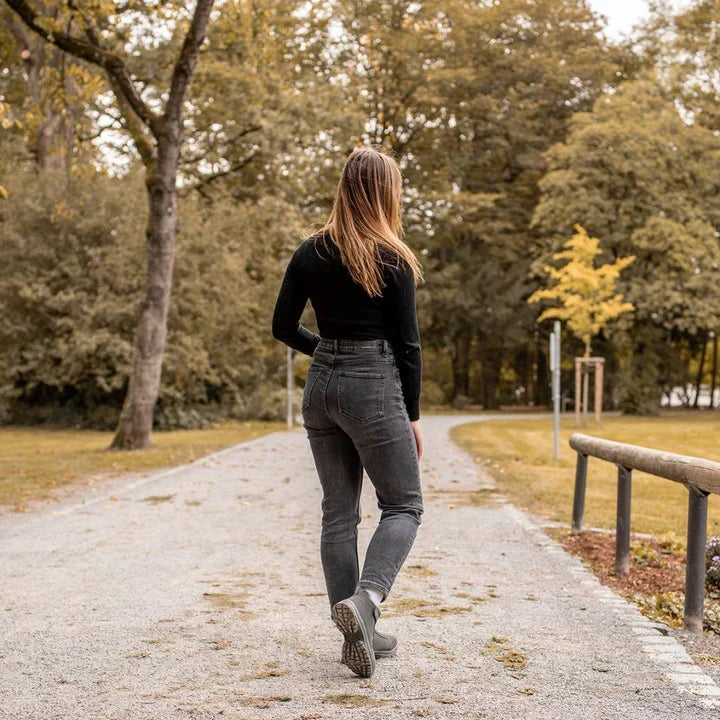 Vielseitige Damen Winterstiefel, ergonomisch & wasserabweisend, ideal für Stadt & Outdoor-Abenteuer.