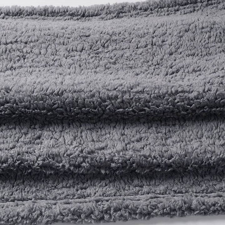 Hygienische SnuggleFur Welpendecke aus Fleece, maschinenwaschbar, weich & warm für Ihr Haustier.