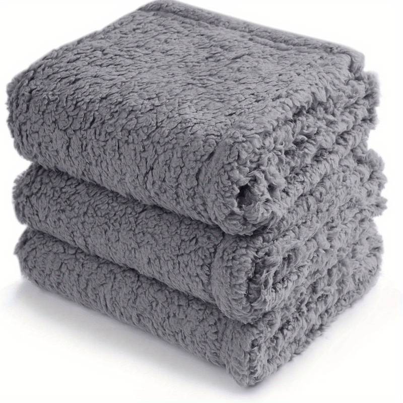 Graue SnuggleFur Kuschel-Welpendecke, weiche Fleece-Decke für Hunde, gemütlich & leicht zu reinigen.