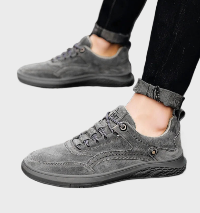 Komfortable Herren-Sneaker zum Schnüren. Ideal für Alltag & Freizeit. Stilvolle Halbschuhe für Herren, ganzjährig.