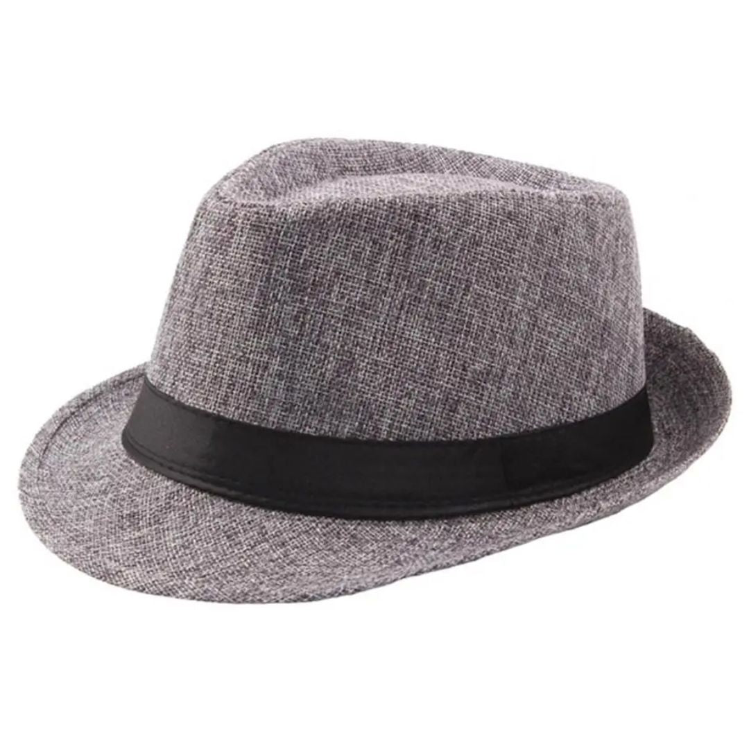 Person trägt eleganten Unisex Fedora Hut, modisches Accessoire für urbanen Stil und Herbstmode.