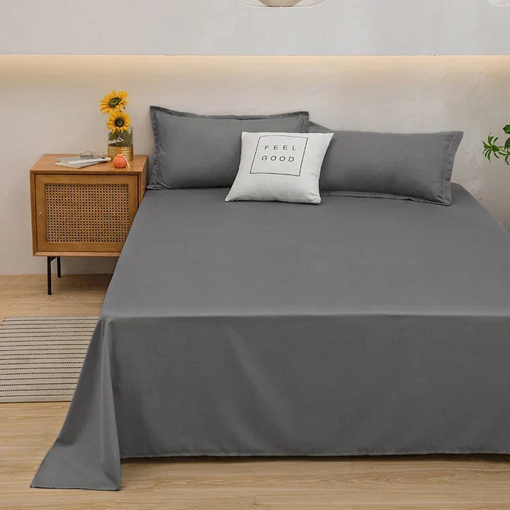 Moderner Leinen-Bettbezug; vielseitig kombinierbar; elegante Textilie für ganzjährig gemütliches Schlafzimmer.