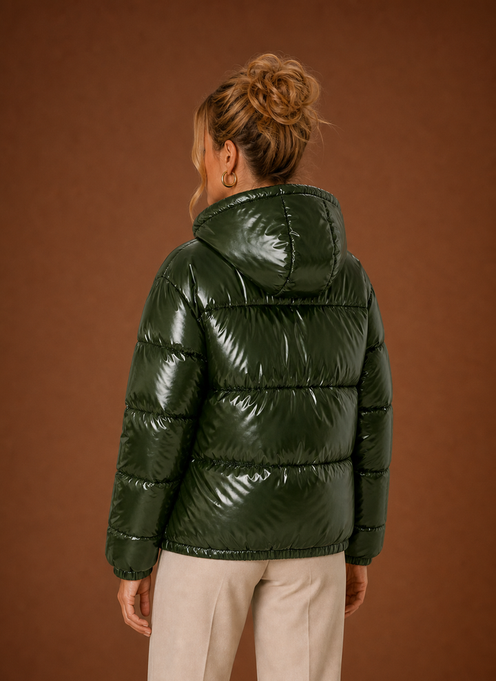 Bequeme Oversized Steppjacke für Damen in Schwarz, stylischer Kälteschutz für Wintertage.