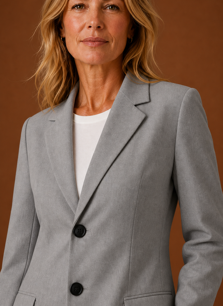 Femininer Longline-Blazer für Damen, eleganter Slim Fit für Büro-Outfits.